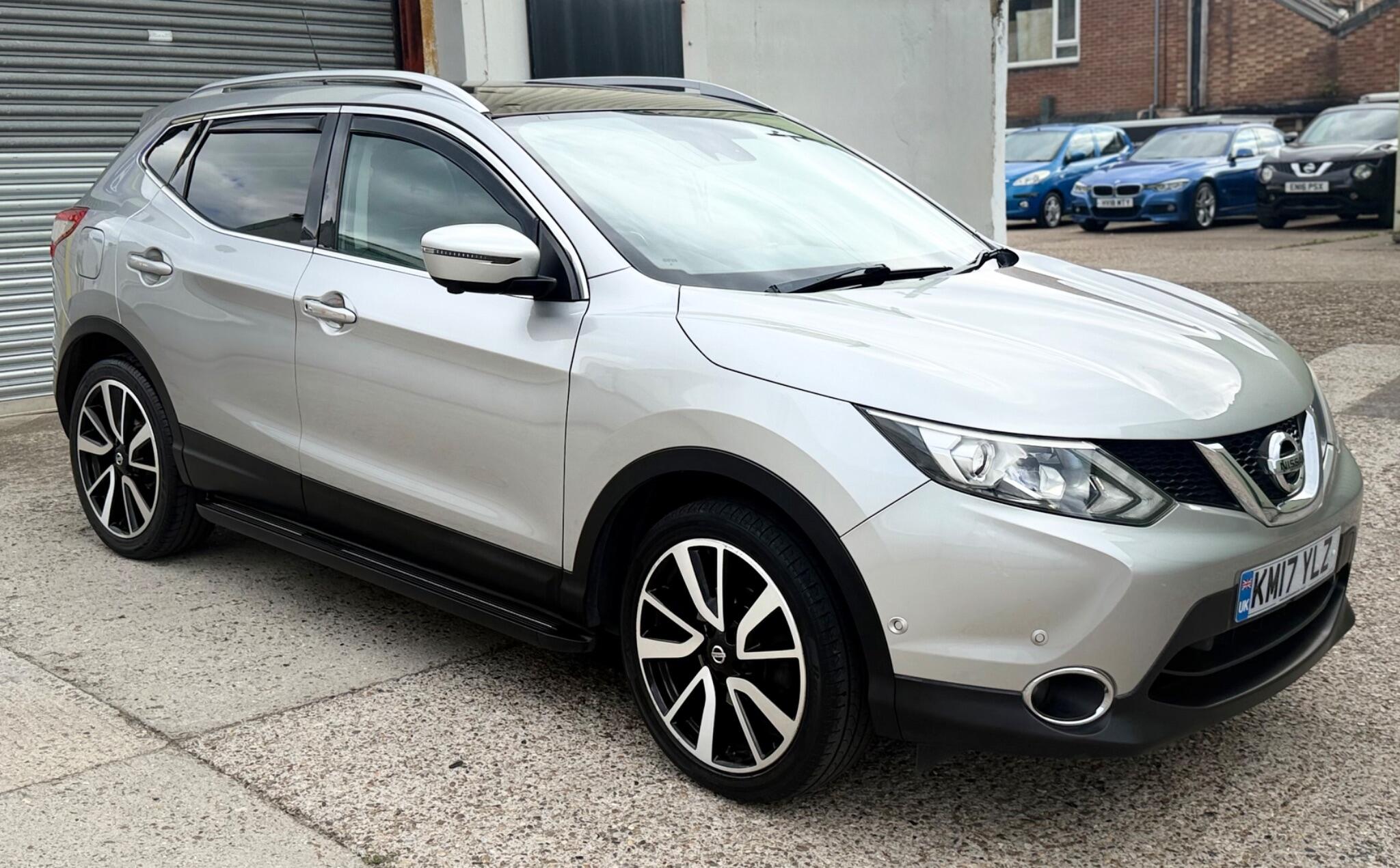 Nissan Qashqai Right Side